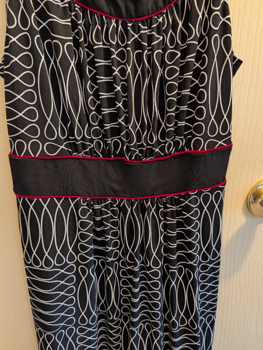 Enfocus Studio Black & White w/Red Trim Polyester/Spandex - Size 6 - Picture 4 of 5